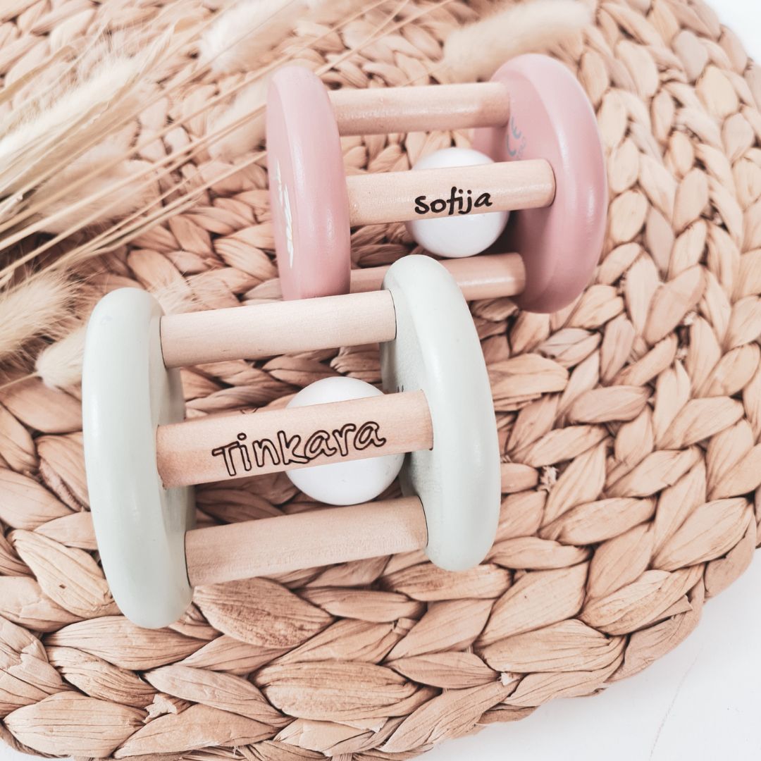 Little Dutch lesena roza ropotuljica z imenom